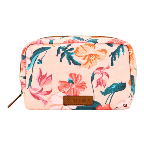 Damianita Makeup Kit in cream floral