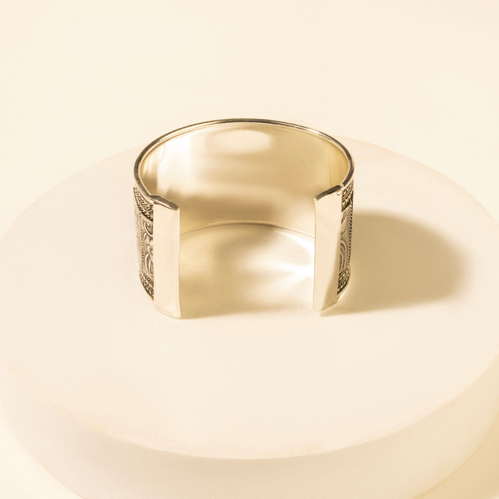 Saddlecrest Engraved Cuff in Antique Frost