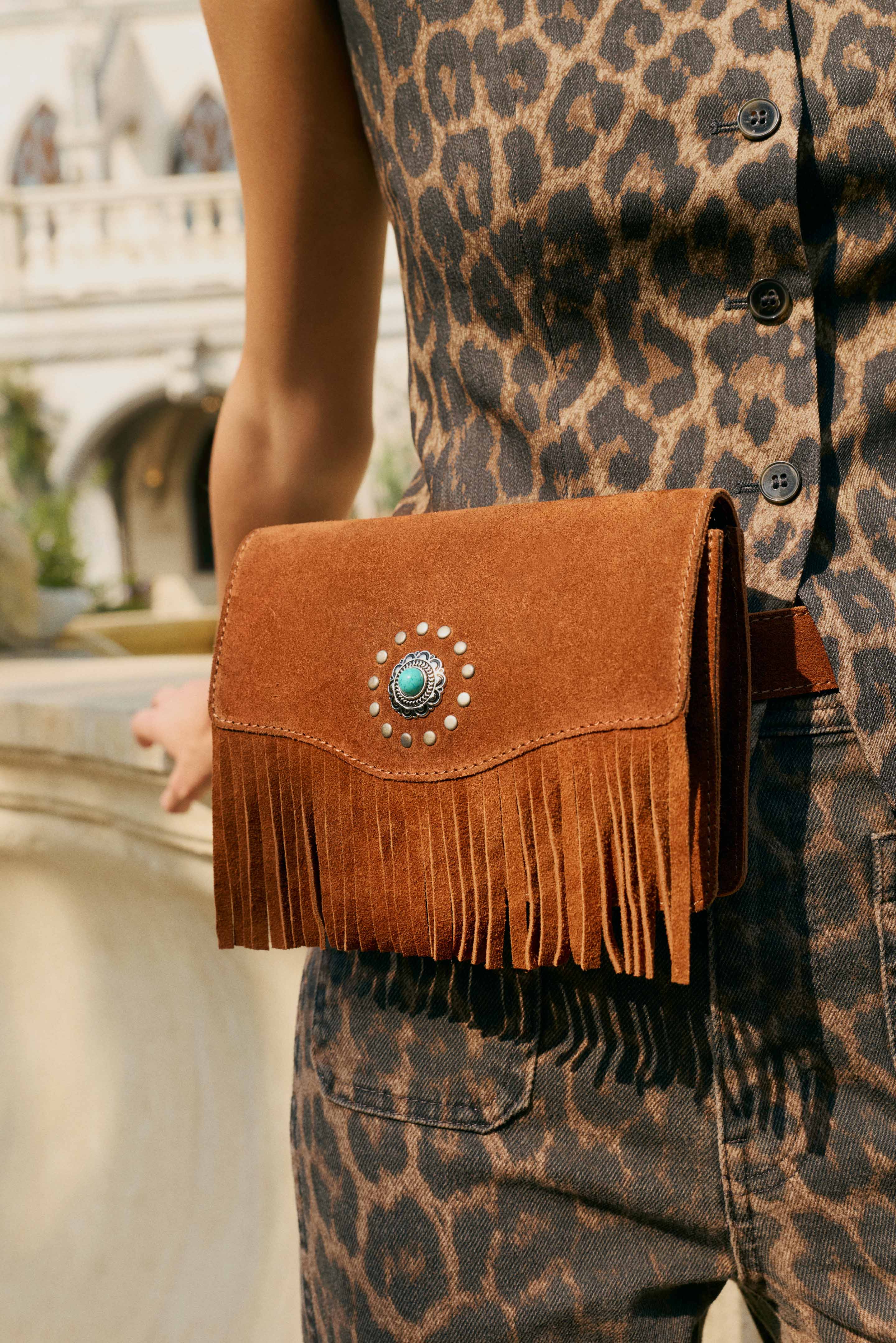 Yellowstone Highland Range Suede Leather Belt Bag in Desert Tan