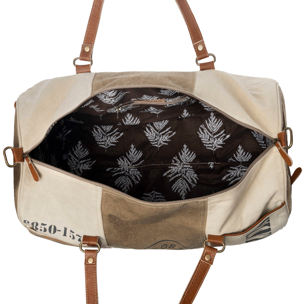 Wandermark Vintage Traveller Bag for Men in olive with leather detail