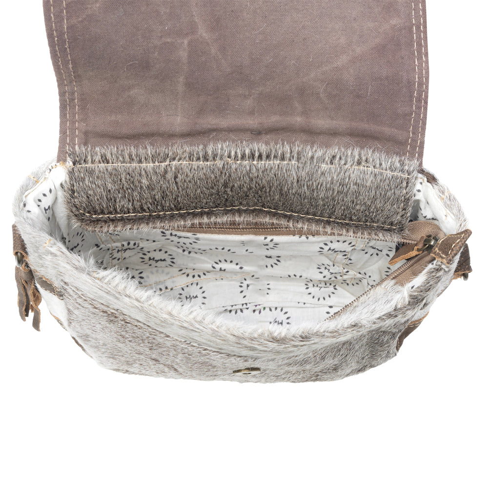 SIMPLISTIC SHOULDER BAG