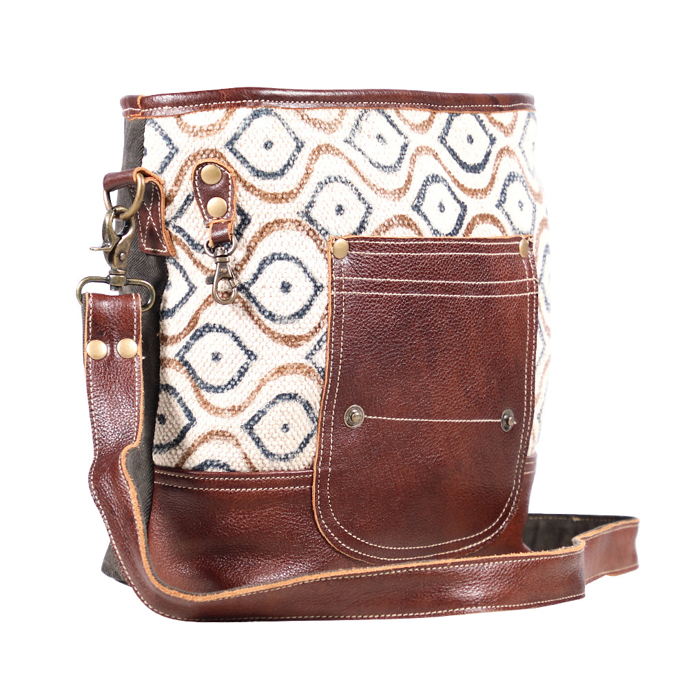 Grandeur Shoulder Bag