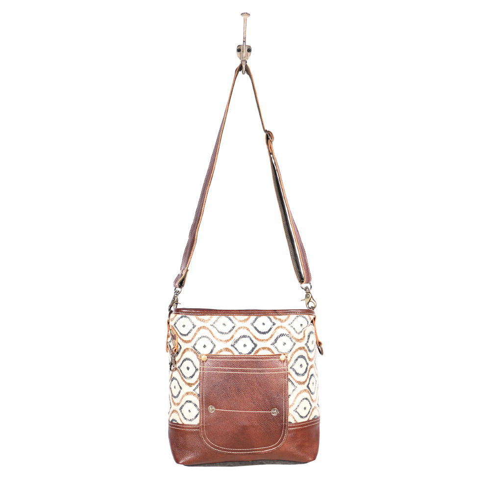 Grandeur Shoulder Bag