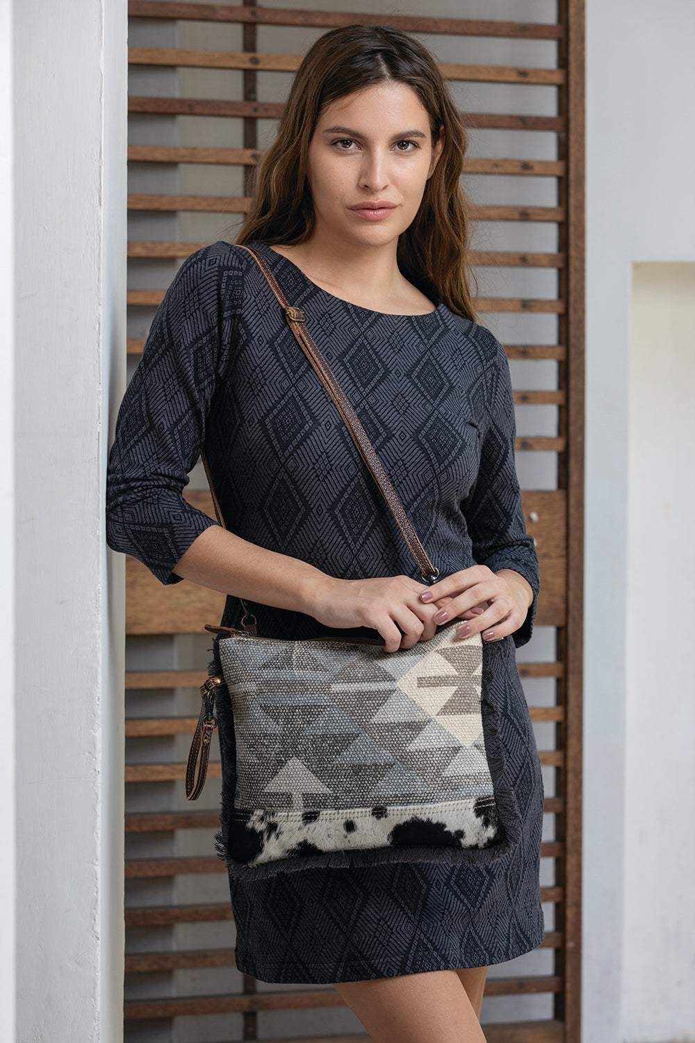 Gritty Small  & Crossbody Bag