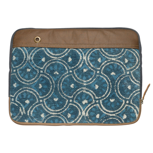 Planet'S Blue Affair Laptop Sleeve (Small)