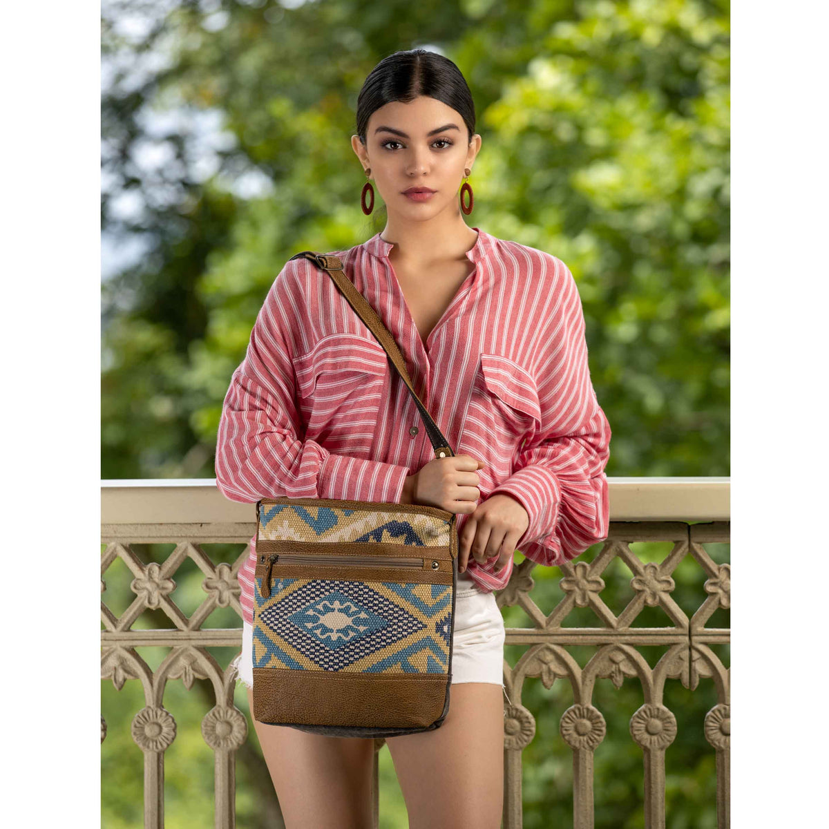 INDIGO CRAFT SHOULDER BAG