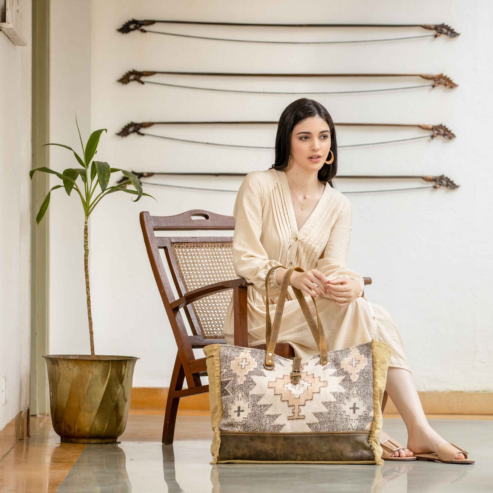 JHALLA JHOLA WEEKENDER BAG
