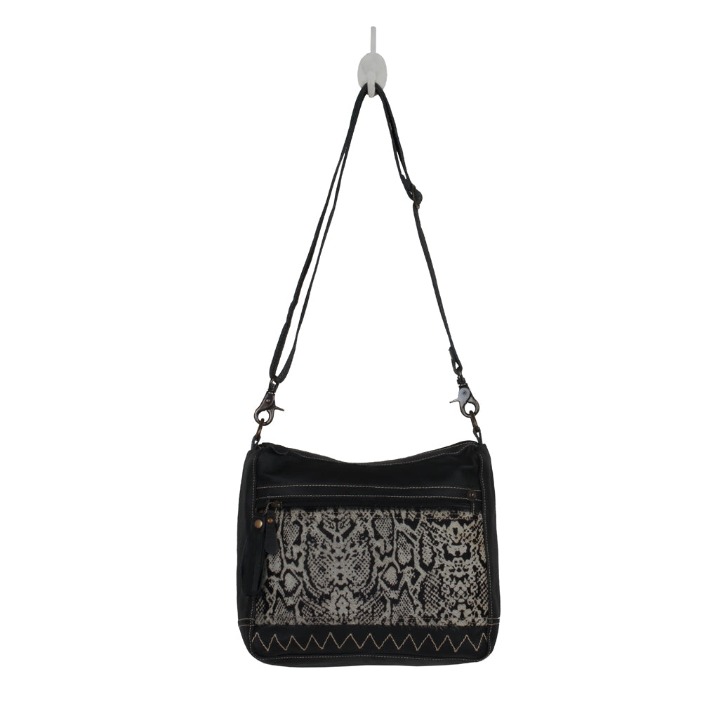 Monochromatic Magic Bag