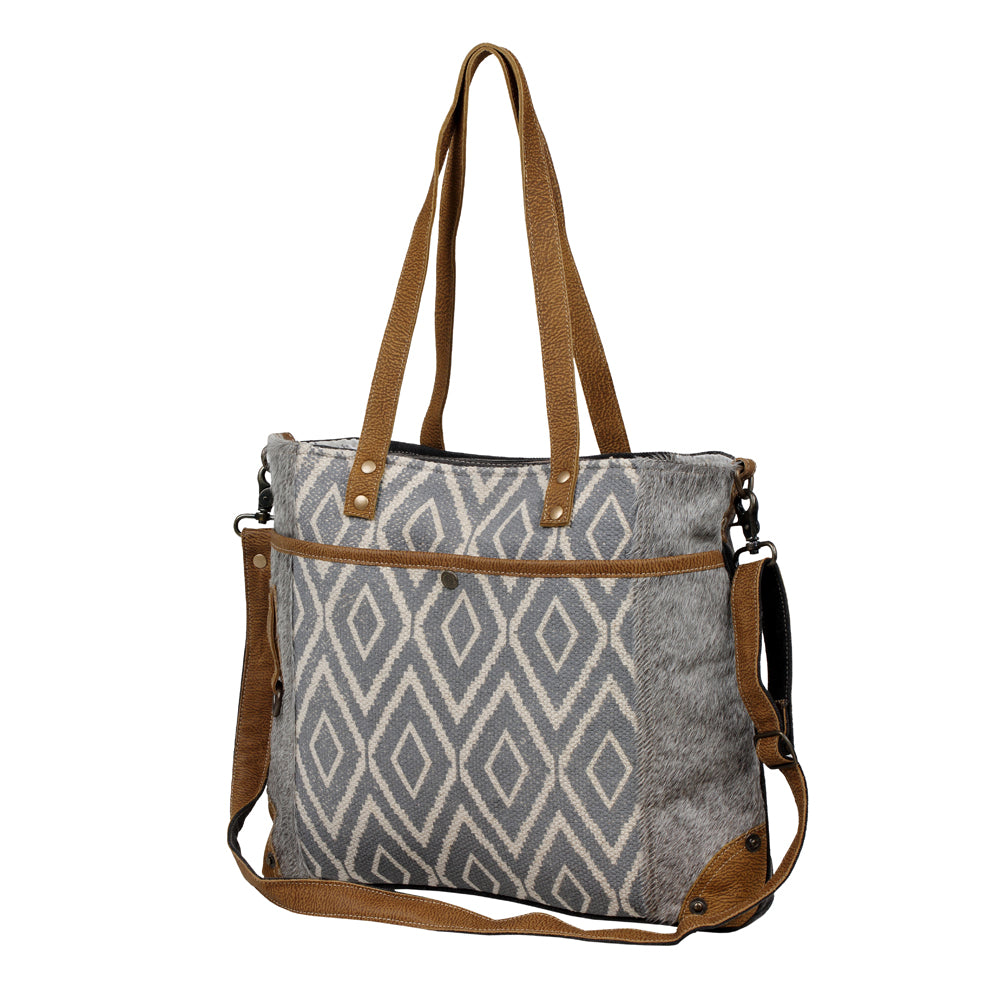 FLOUNCE MESSENGER BAG