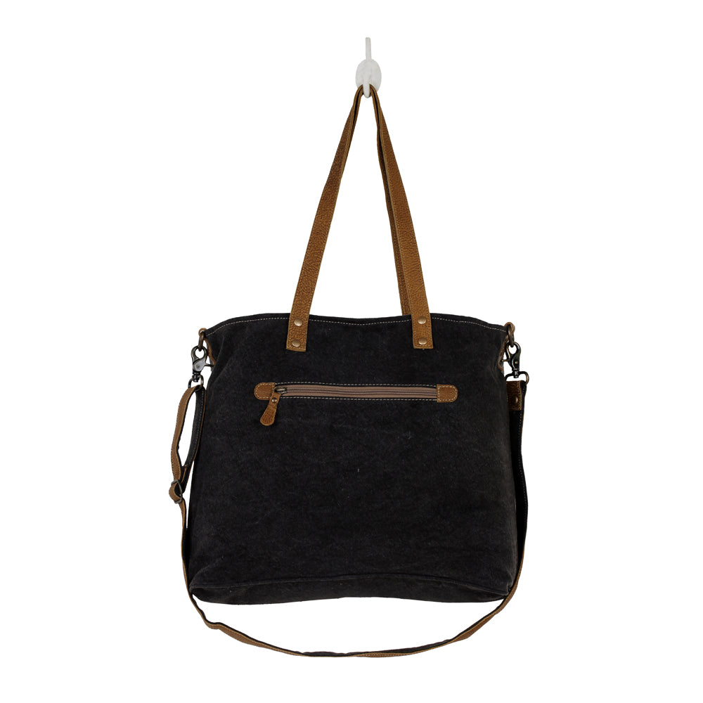 FLOUNCE MESSENGER BAG