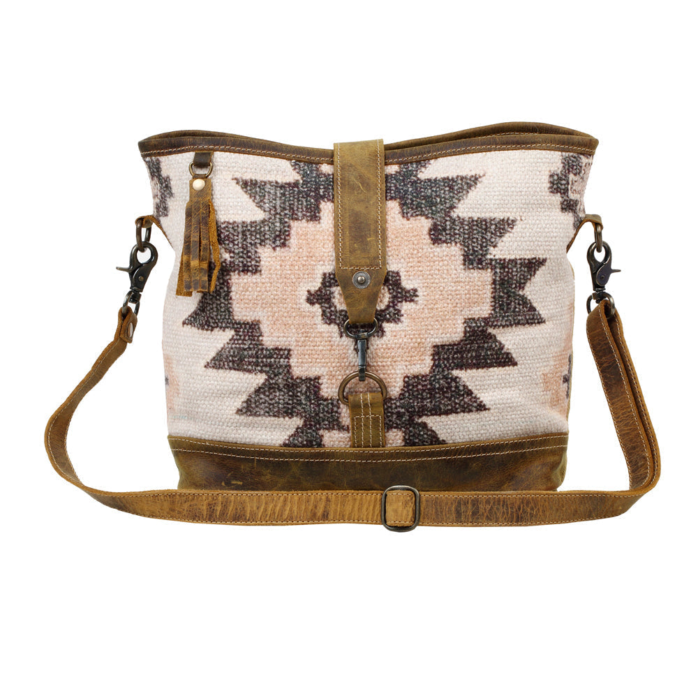 ENTICE SHOULDER BAG