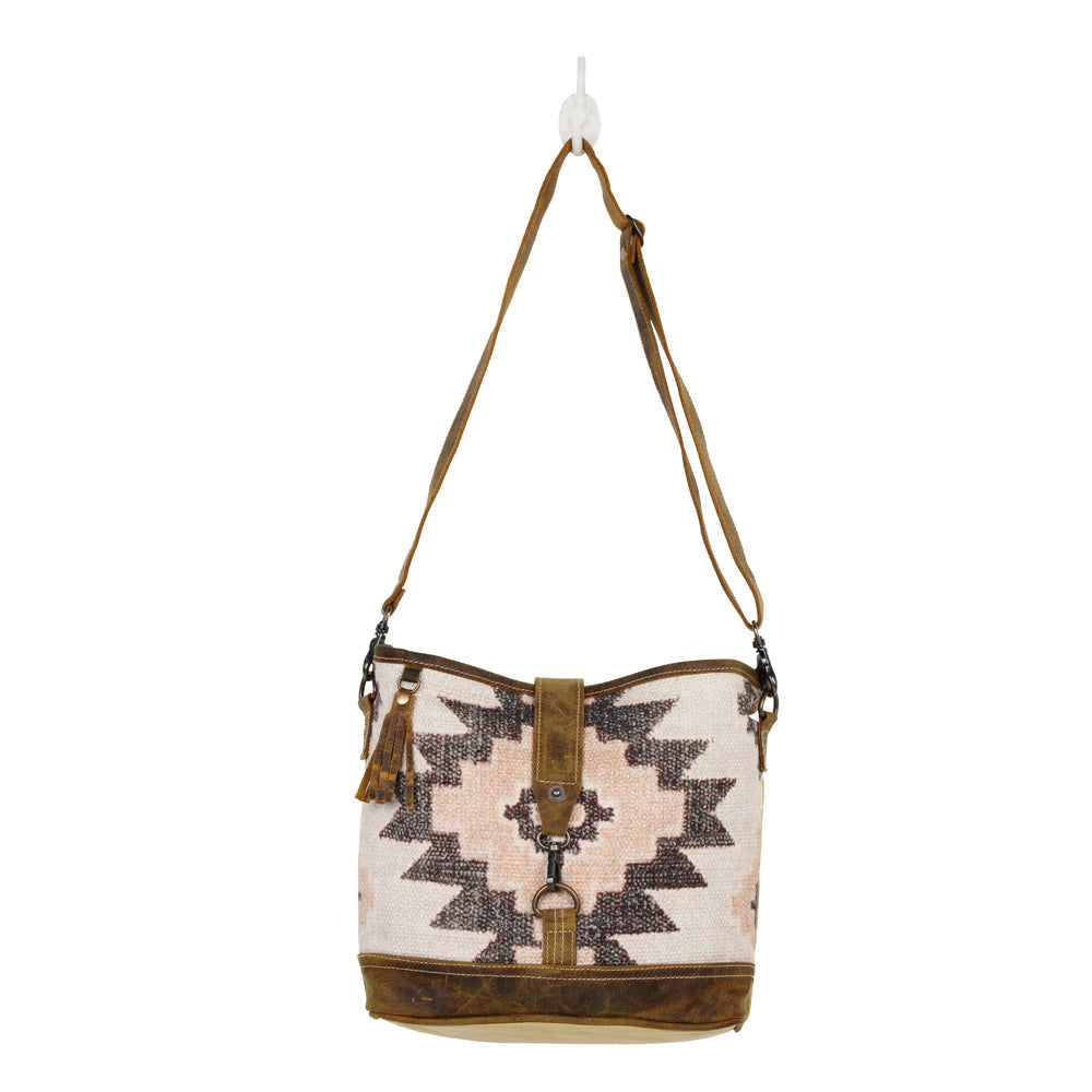 ENTICE SHOULDER BAG