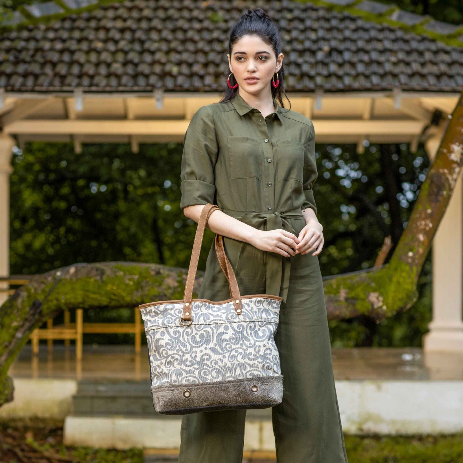 Favour Tote Bag