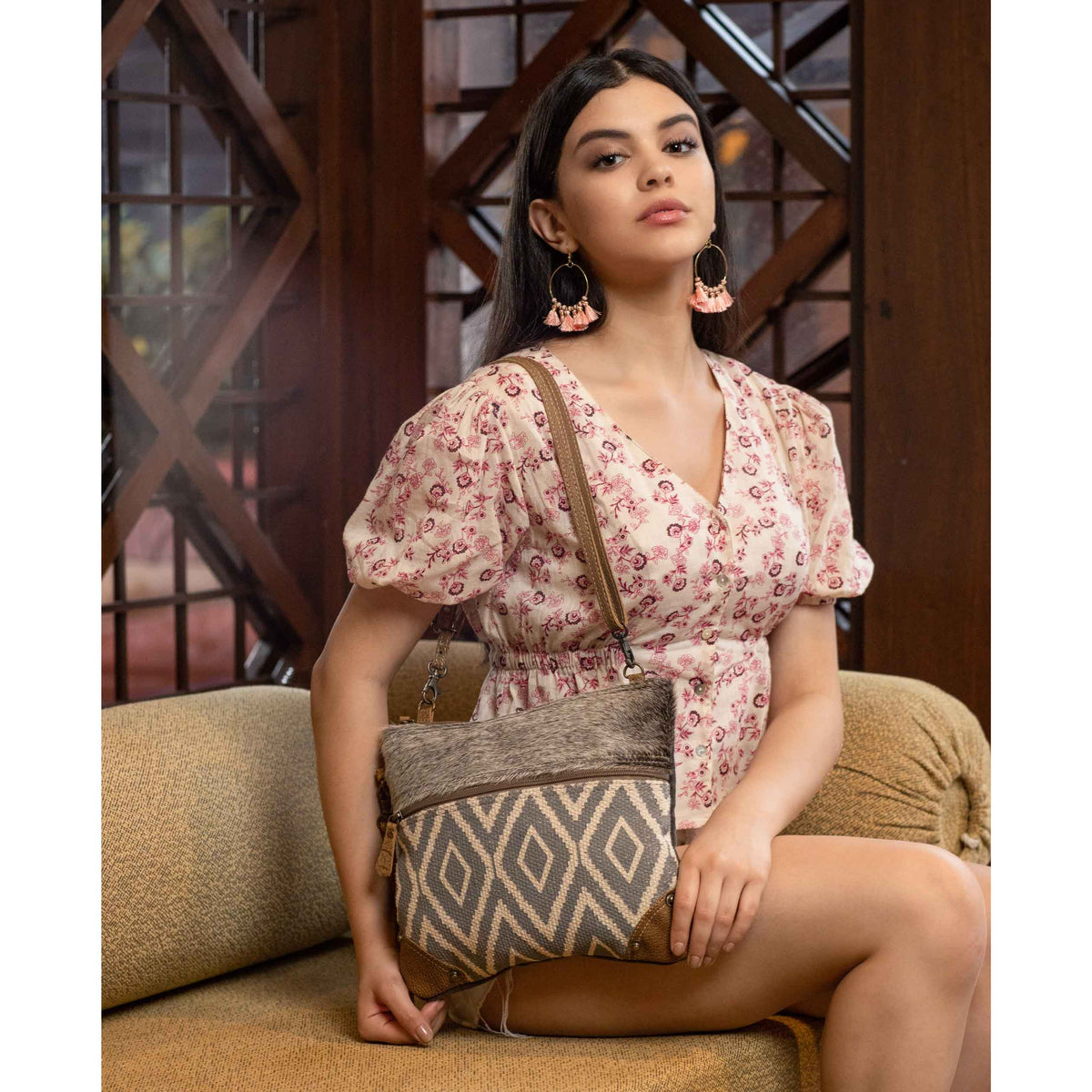 MINUTE SMALL & CROSS BODY BAG