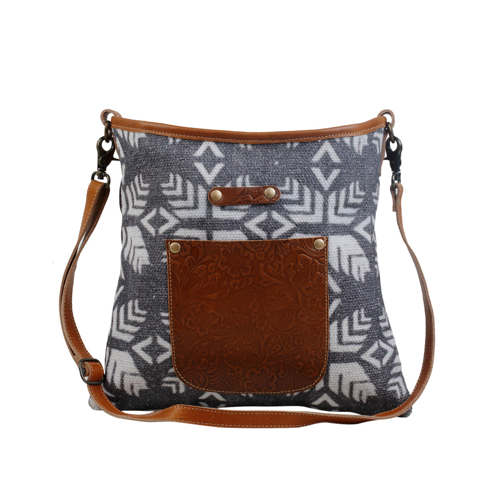 Leaflike Shoulder Bag