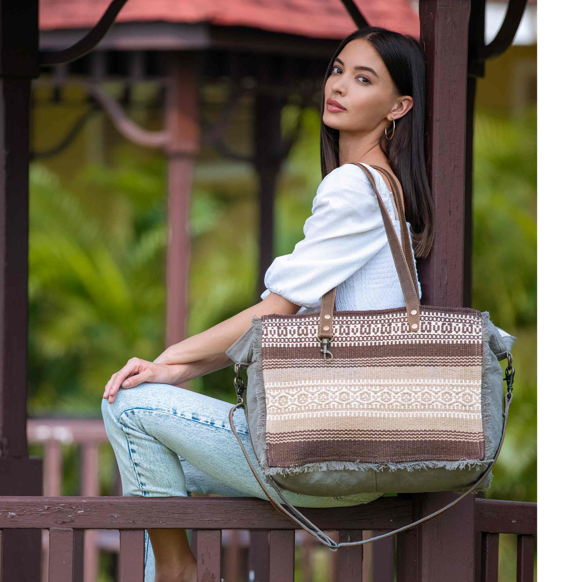 TRIBAL PRINT WEEKENDER BAG