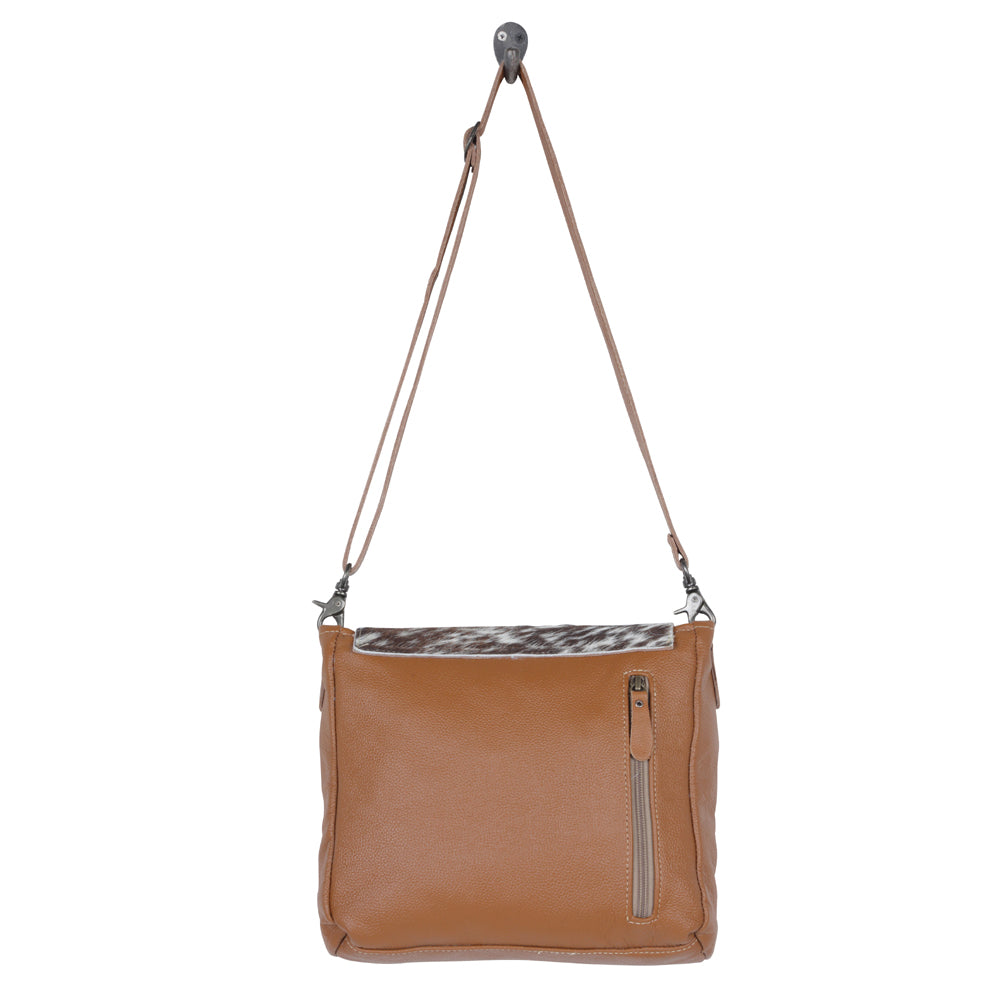 Mangnifique Hand-Concealed Bag