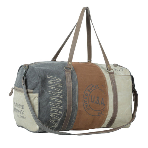 Neutral aesthetic traveller bag
