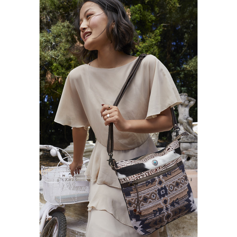 Junoesque Small & Crossbody Bag