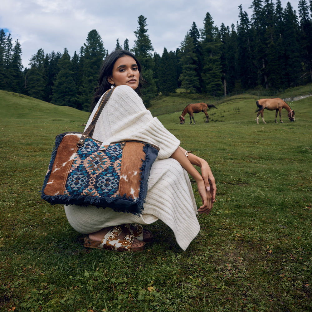 VANESSIA SMALL & CROSSBODY BAG