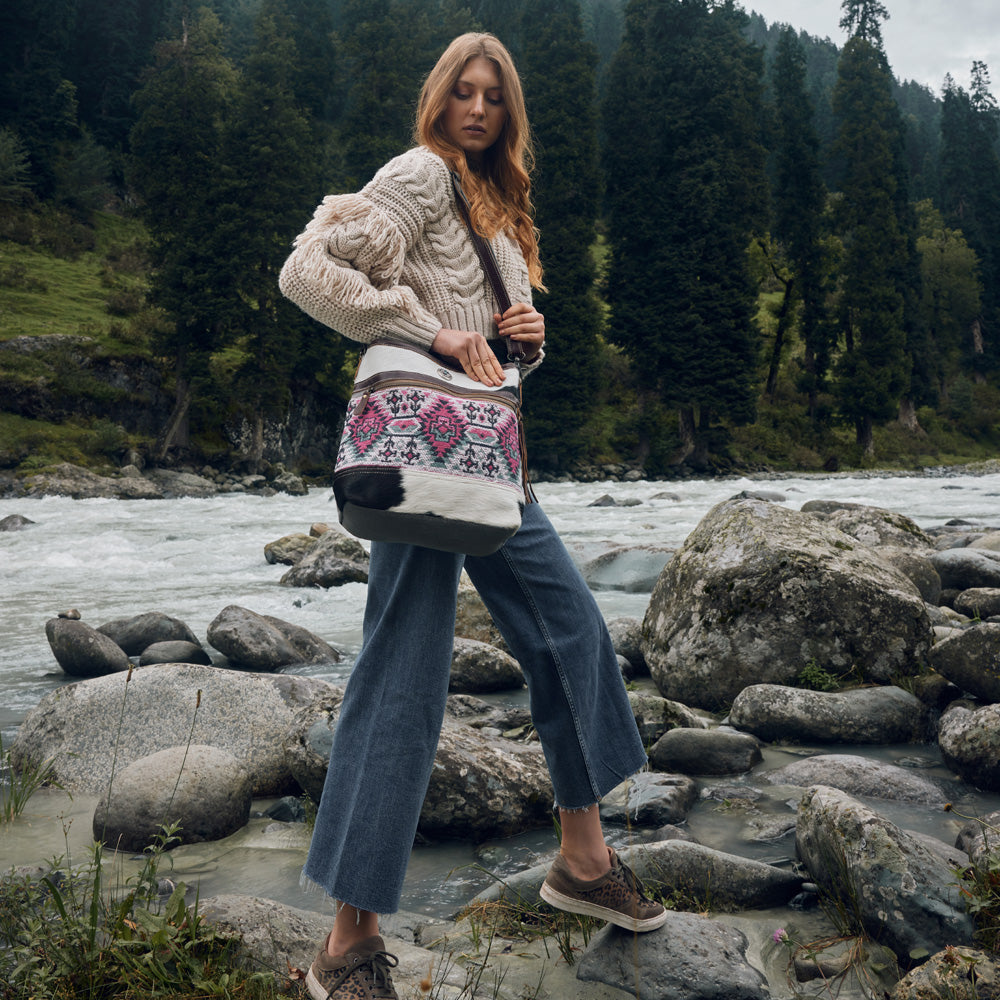 MIA SHOULDER BAG