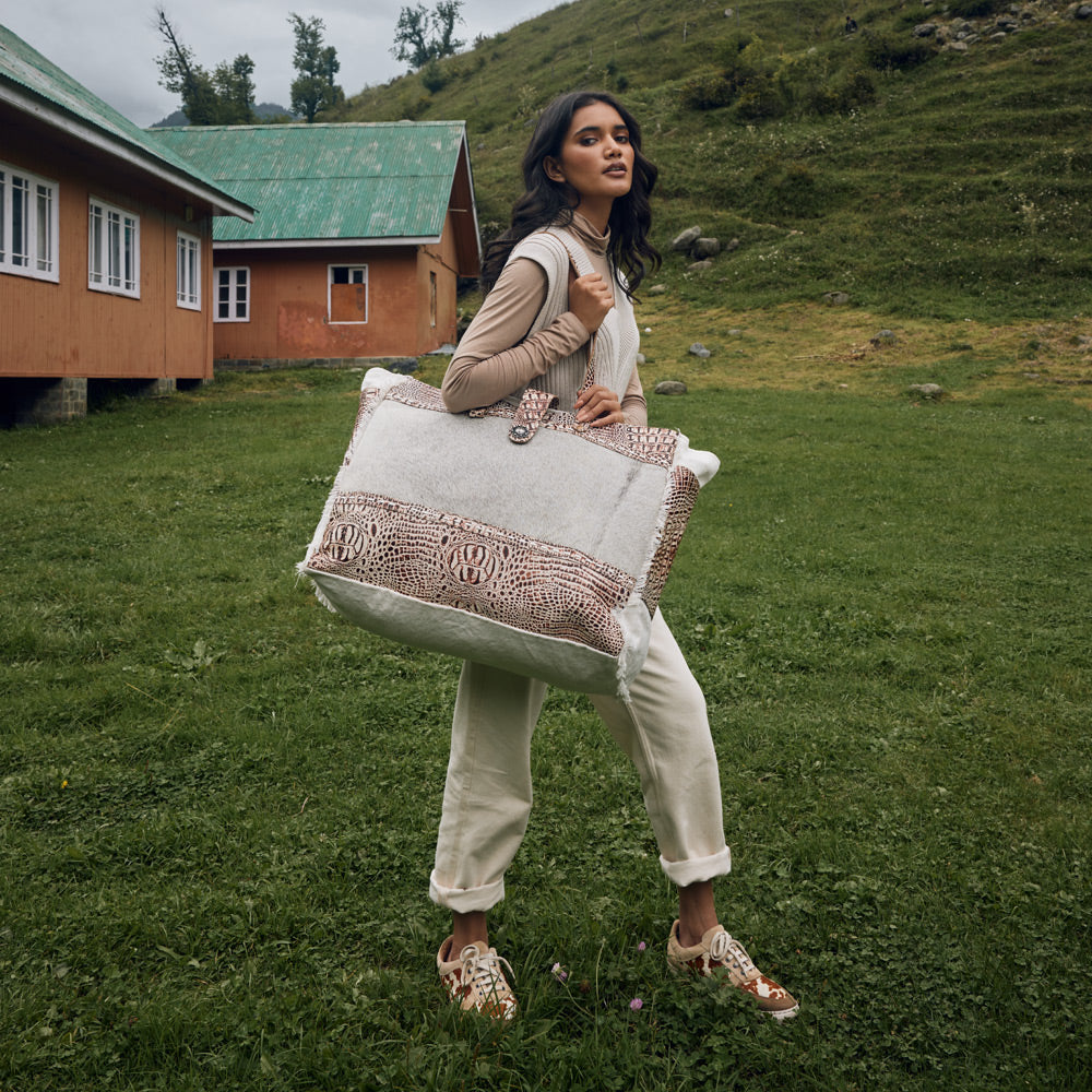 SMOKEY WEEKENDER BAG