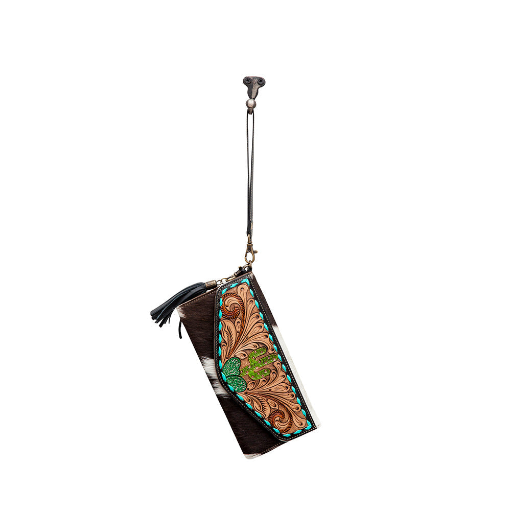 COMPOSITION WALLET