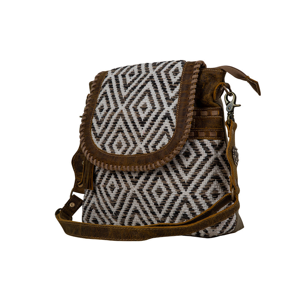 Sand Weaver Flapped Shoulder Bag