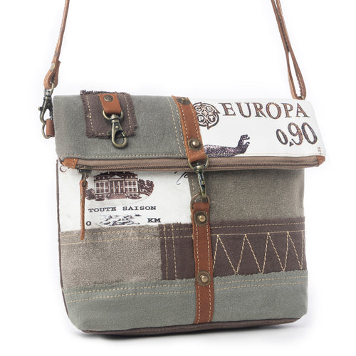 Francais Pathway Flapped Small & Crossbody Bag
