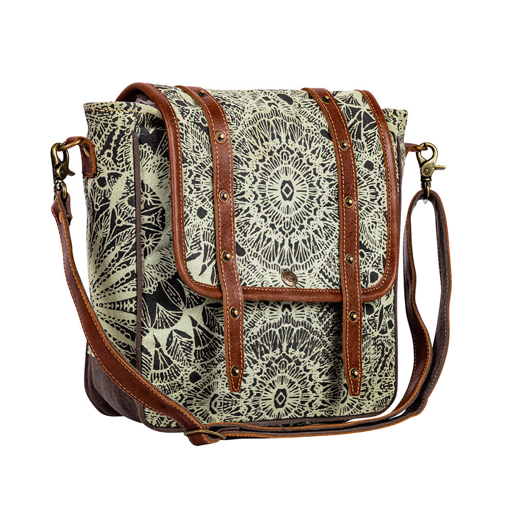 Le Medallion Shoulder Bag