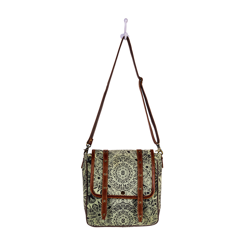 Le Medallion Shoulder Bag