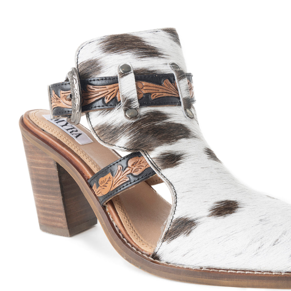 Beth Jane Boot In White And Black Hide