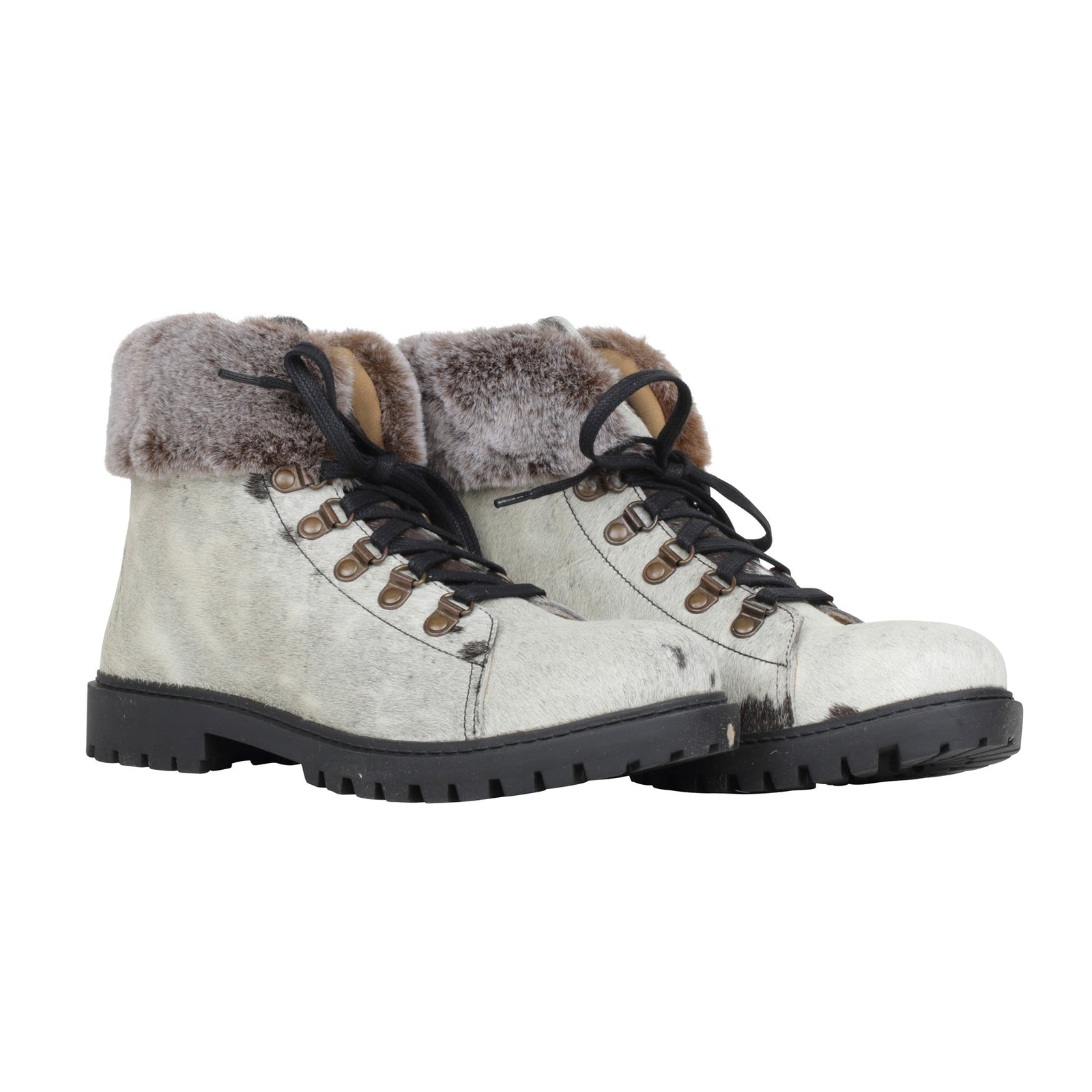 Turbulent Boots