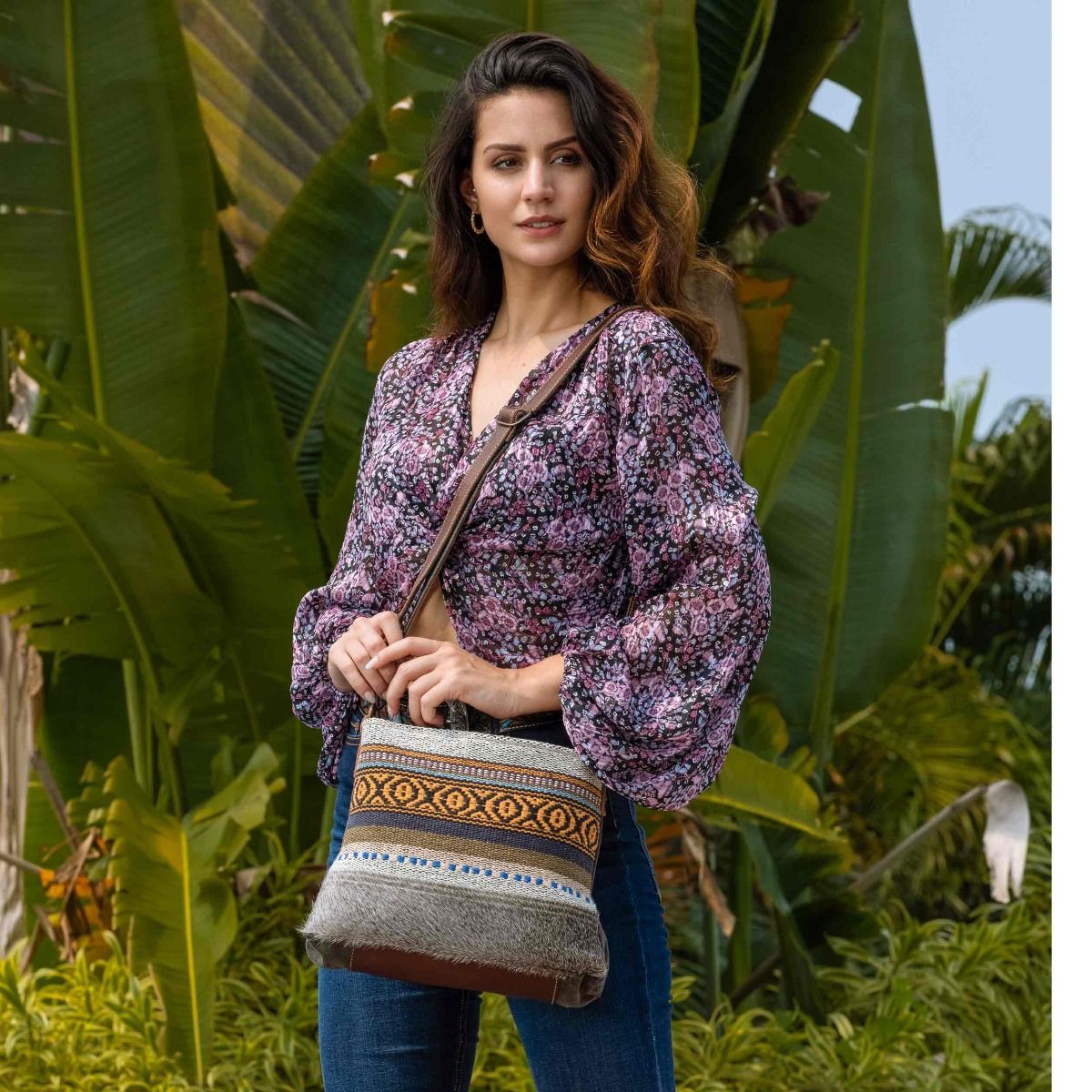 Nuanced Small & Crossbody Bag