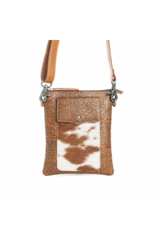 Wonder Trail Shoulder Bag in Caramel