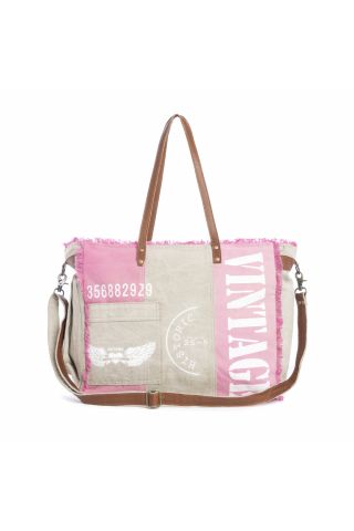 Queen Creek Weekender Bag in Pink