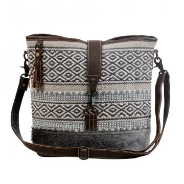 Identity
Shoulder Bag