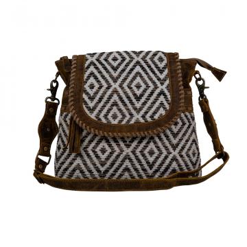 Sand Weaver Flapped Shoulder Bag